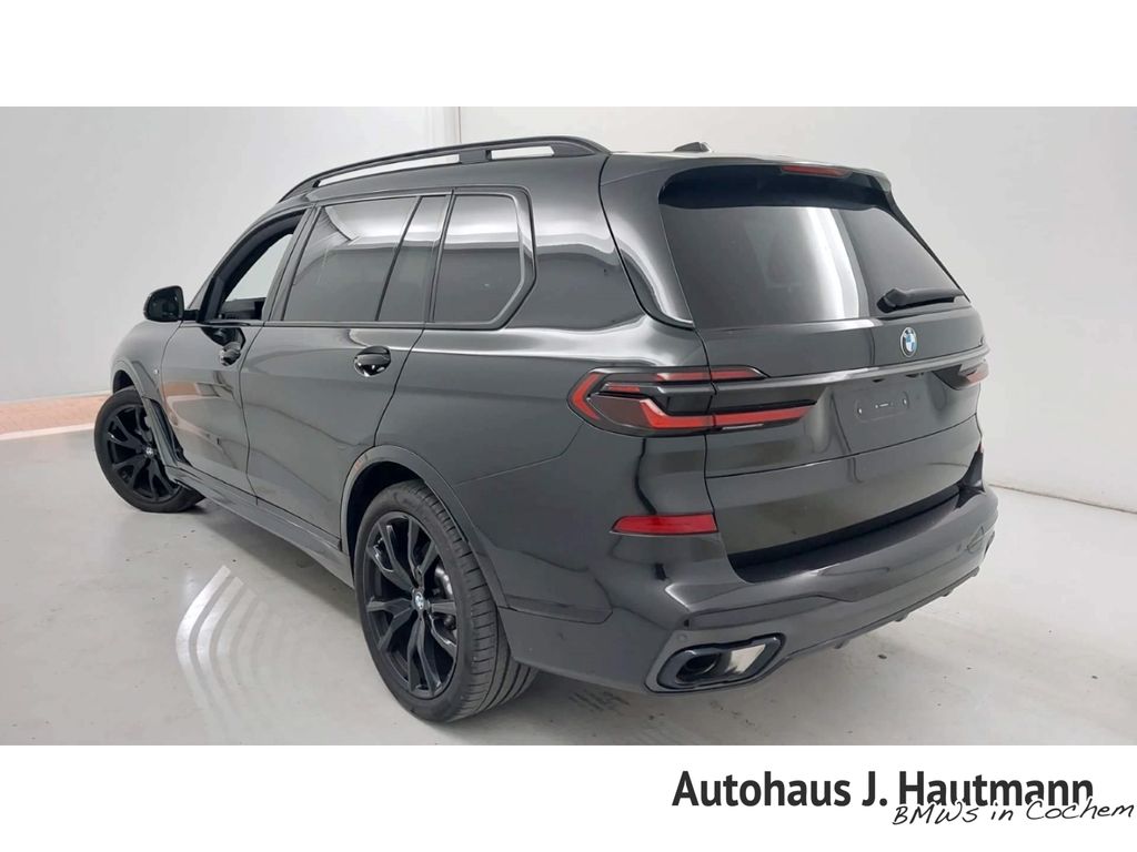 BMW X7 — fotografia 2