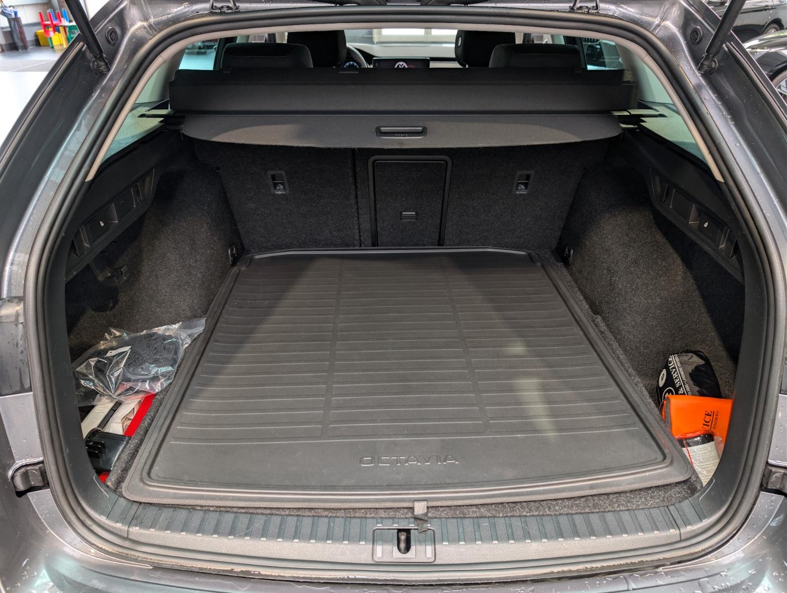Skoda Octavia Combi 2.0 TDI DSG Style 1.Hand, миниатюра 14