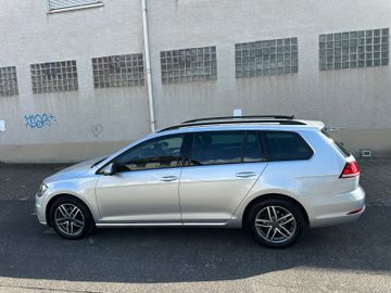 Volkswagen Golf - 8