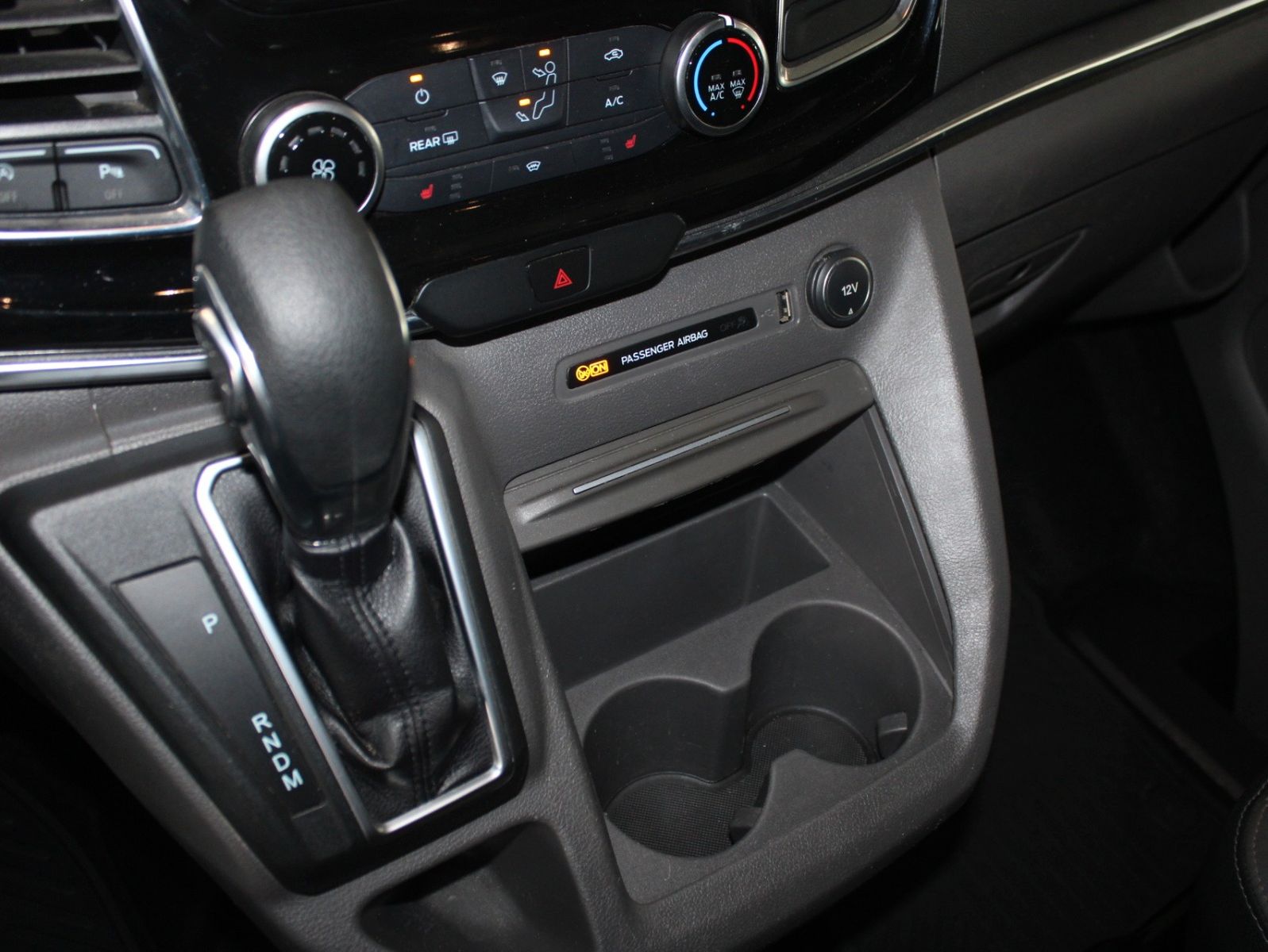 Fahrzeugabbildung Ford Tourneo Custom Titanium Aut. 8-Si STDZ LEDER AHK