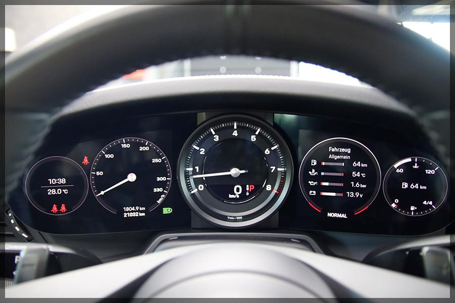 Porsche 911 Carrera PANO / CAM / PDC / APPROVED