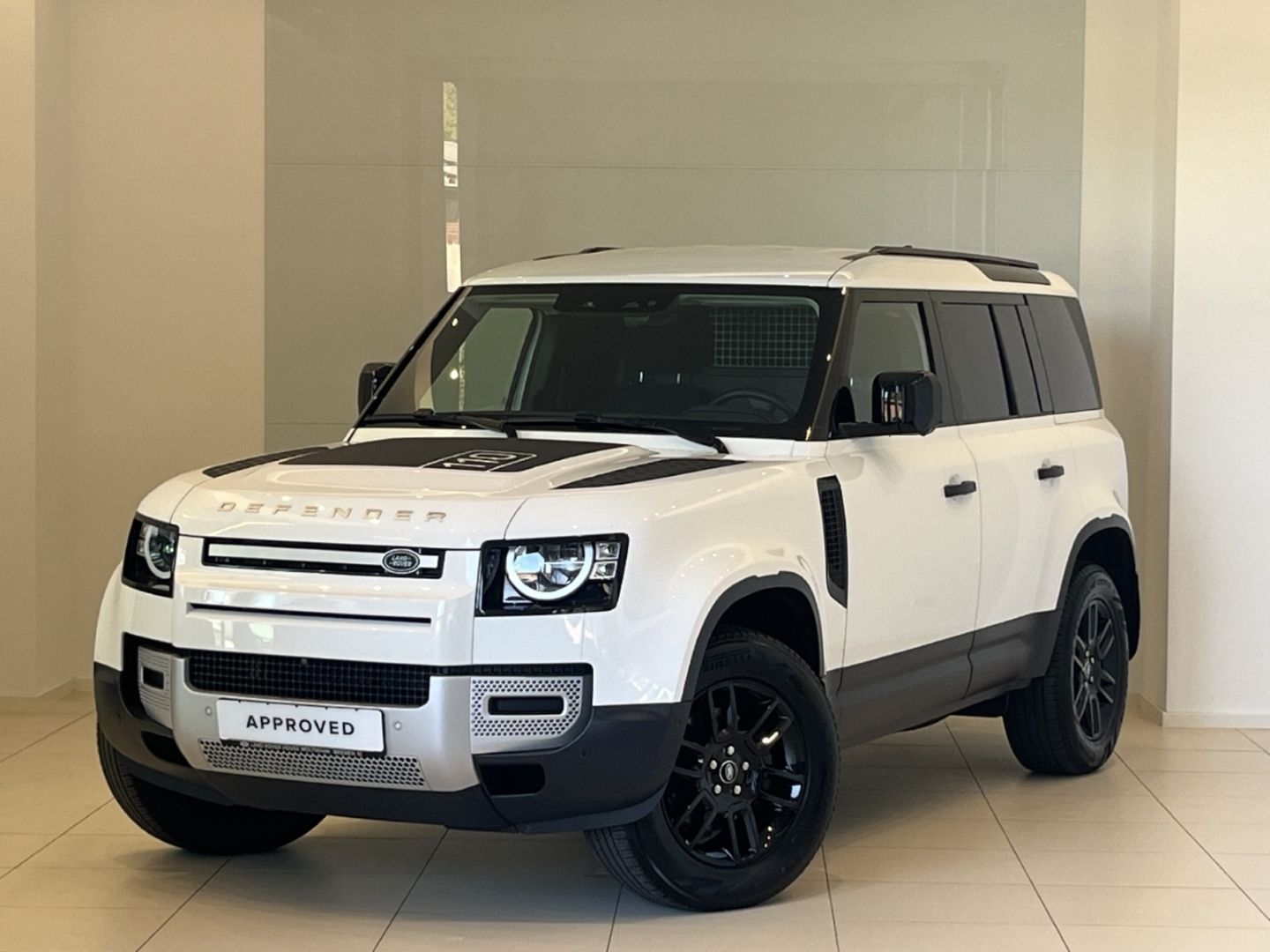 Land Rover Defender 110 D250 Hard Top AHK Winterpaket