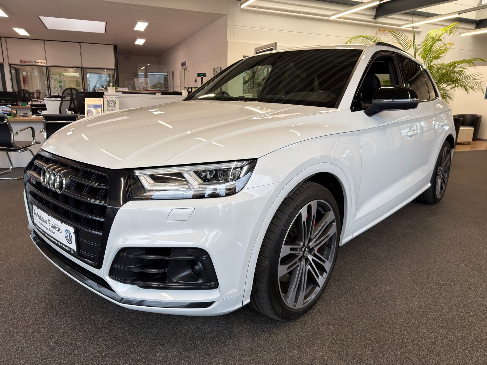 AUDI SQ5 3.0TDI quattro PANO LUFT AHK Standhzg B&amp;O