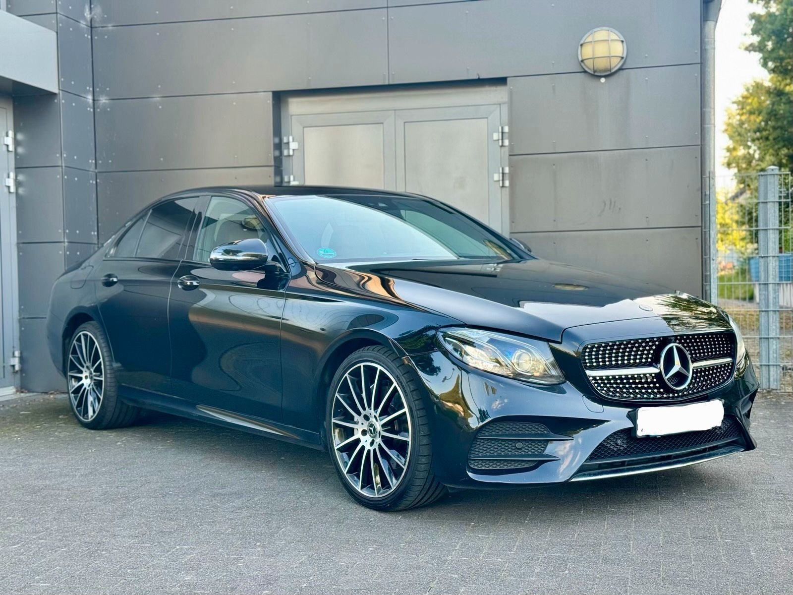 MERCEDES-BENZ Mercedes Benz E 220 d CDI AMG Line MultiBe...