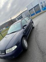 Audi A4 b5 Avant 1.8 - Kombi, Sauger - Audi A4 aus 2000: Kombi