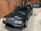 Mercedes-Benz 200 / W124 - Mercedes-Benz 200: W124