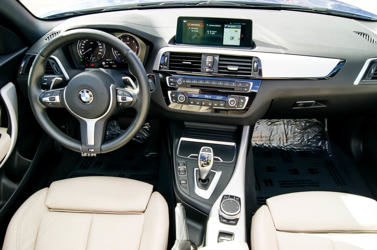 Fahrzeugabbildung BMW 220 d Cabrio M Sport Estoril NAVI LED KAMERA AHK