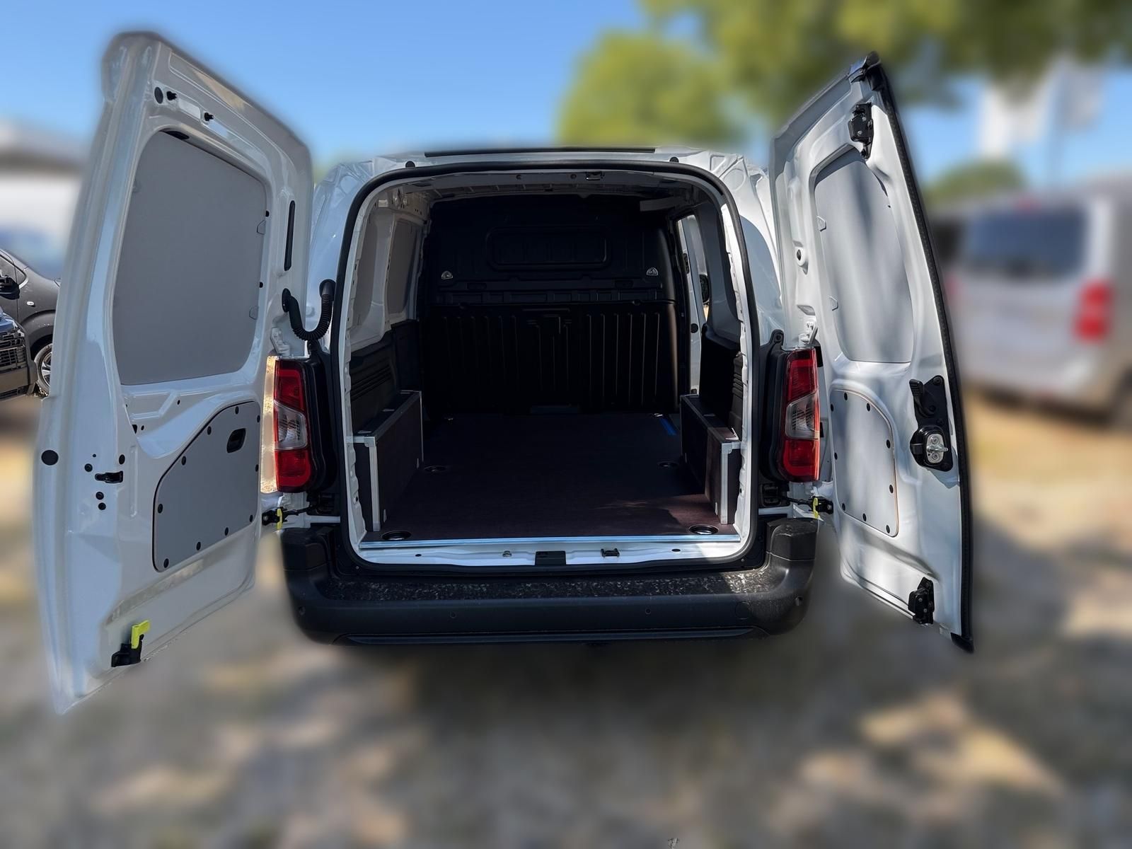 Fahrzeugabbildung Fiat Doblo XL Kastenwagen 130 AT8