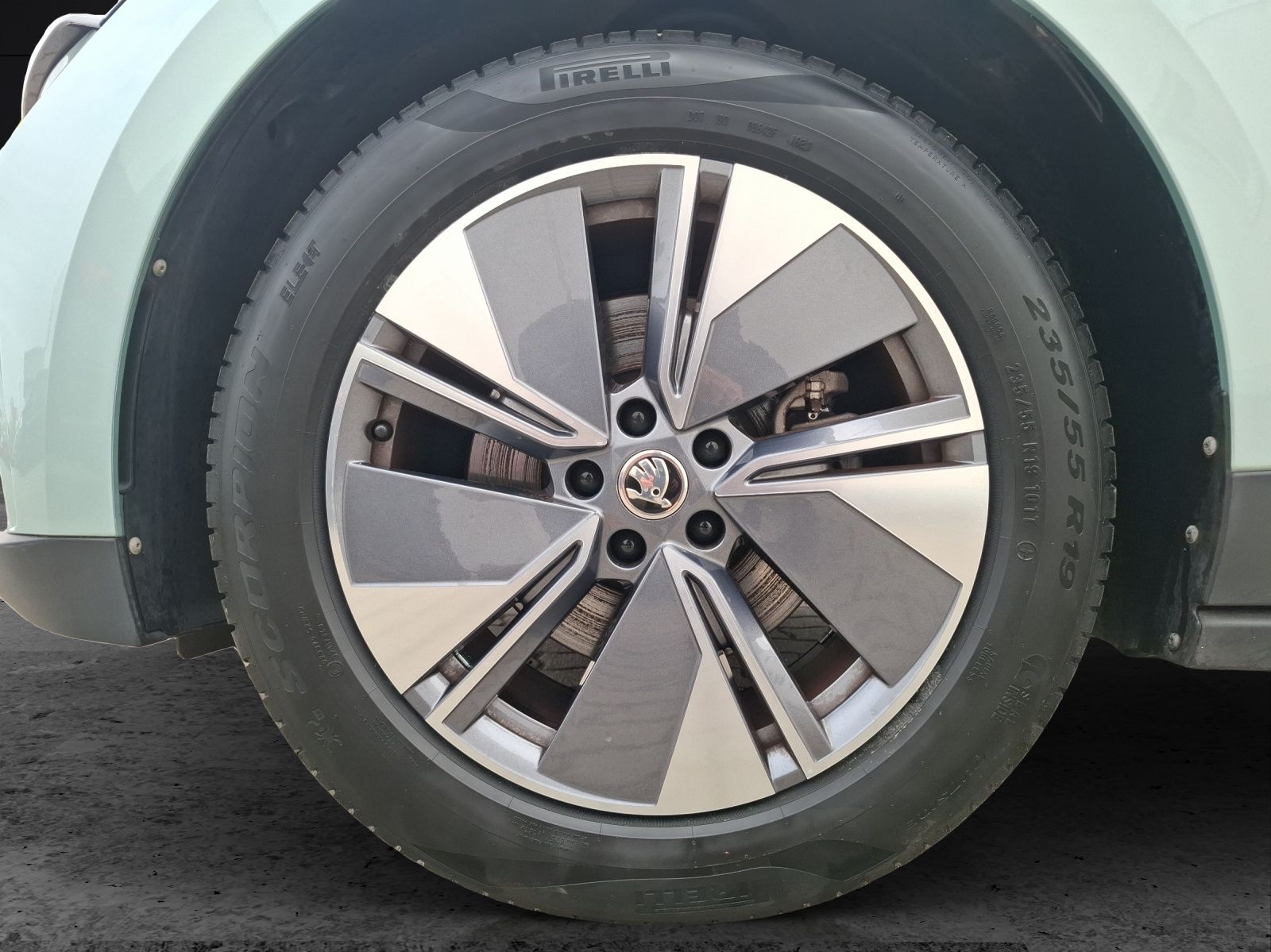 Fahrzeugabbildung SKODA Enyaq 60 Loft Matrix Navi ACC WP RFK SH 19"