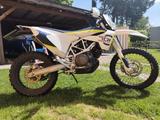 Husqvarna 701 - HUSQVARNA ENDURO 701
