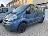 Opel Vivaro 2.0CDTI 9Sitzer KlimaAHK Fensterbus Kombi - gebrauchte Opel Vivaro aus dem Jahr 2011