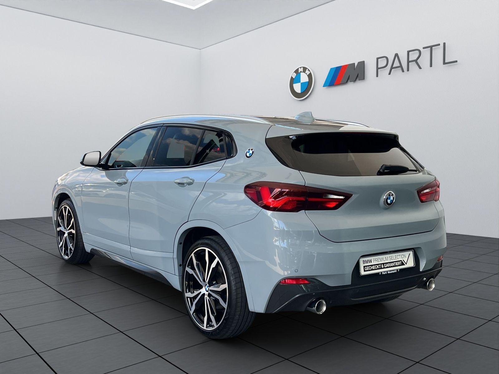 BMW X2 xDrive20d M-Sport adapLED RFK PDC Navi HUD imagem 3