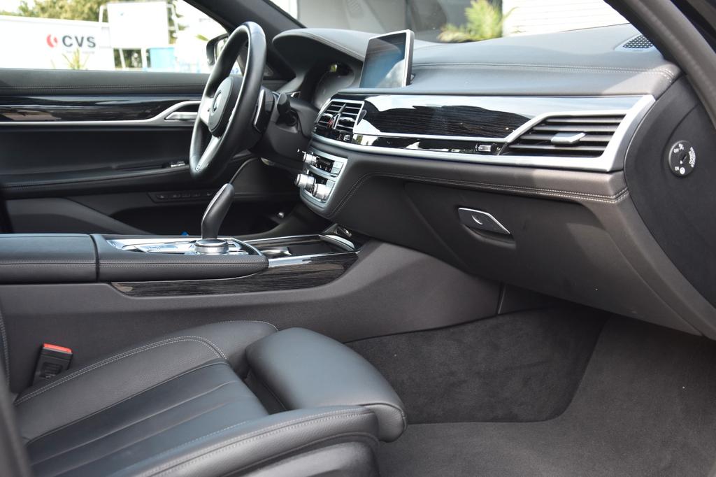 BMW 730