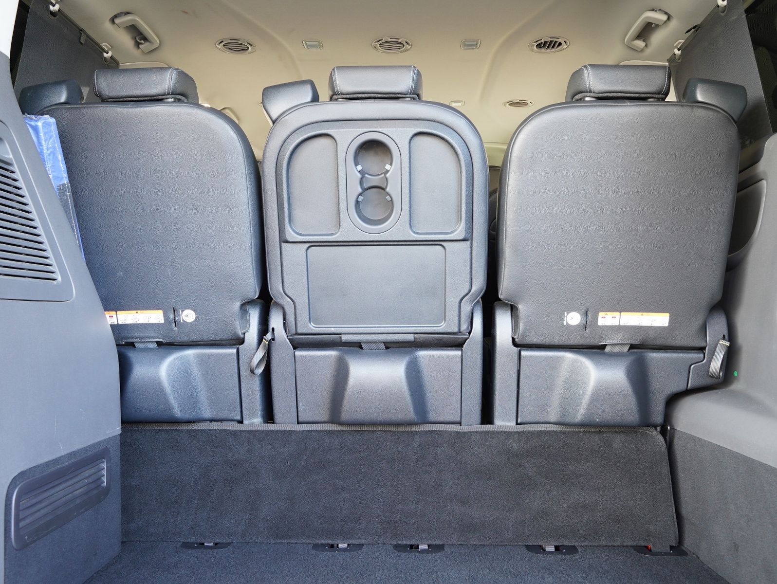 Fahrzeugabbildung Ford Tourneo Custom 320 L1 Active 8-SITZER
