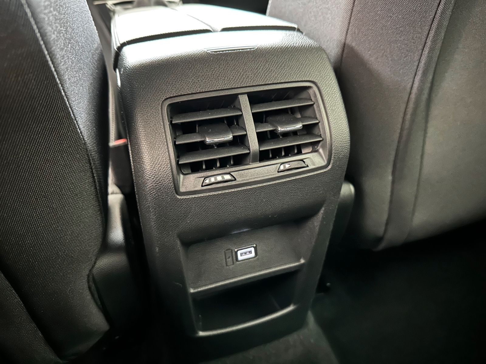 Fahrzeugabbildung Opel Astra L Lim*Edition*RFK*Klima*PDC*SHZ*LED