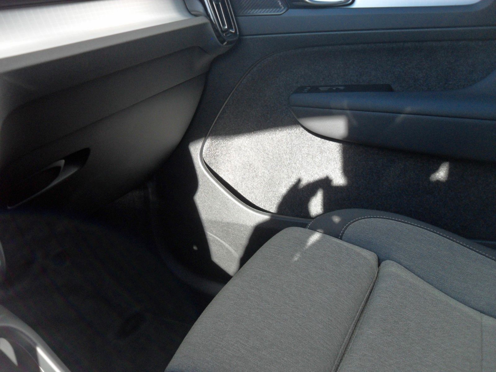 Fahrzeugabbildung Volvo XC 40 B3 Plus Black Edition | 360° | Panor.