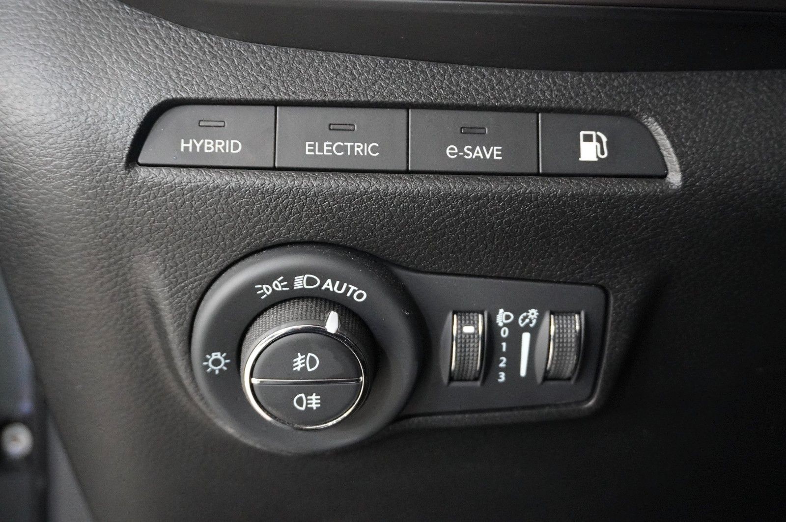 Fahrzeugabbildung Jeep Compass 1.3 4X4 HYBRID NAVI/LED/KAMERA/VIRTU/DAB