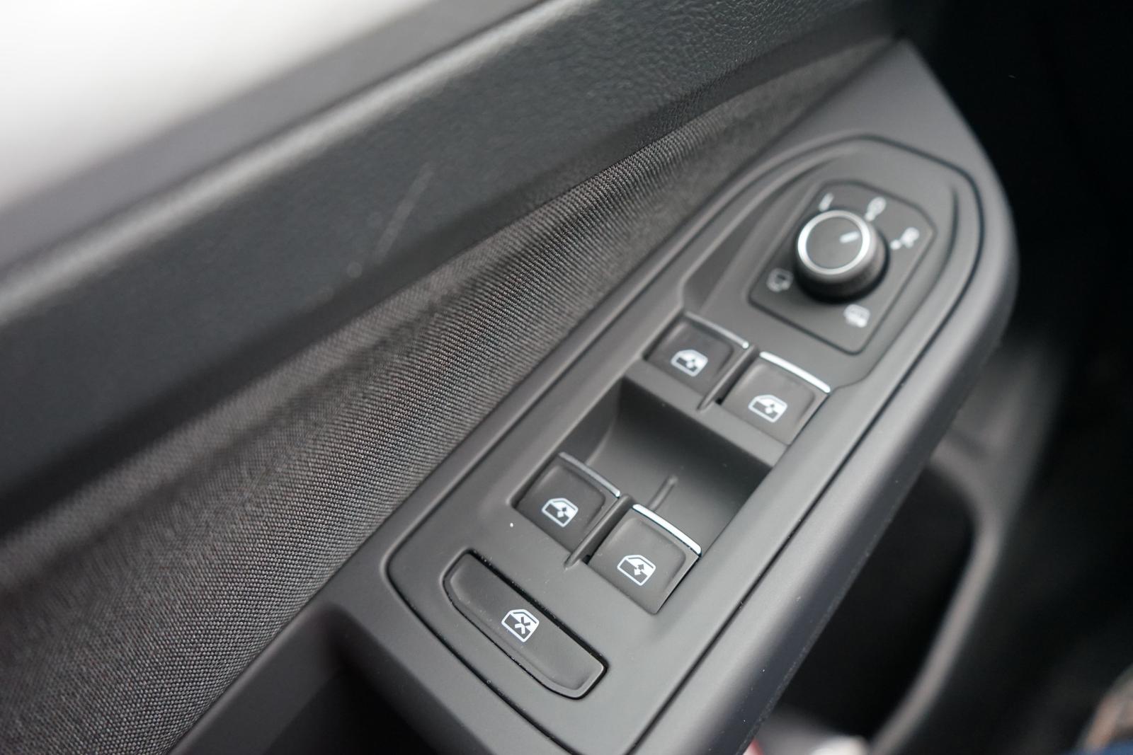 Volkswagen Golf VIII 1.5 eTSI DSG Style LED Navi HarmanKard, миниатюра 25