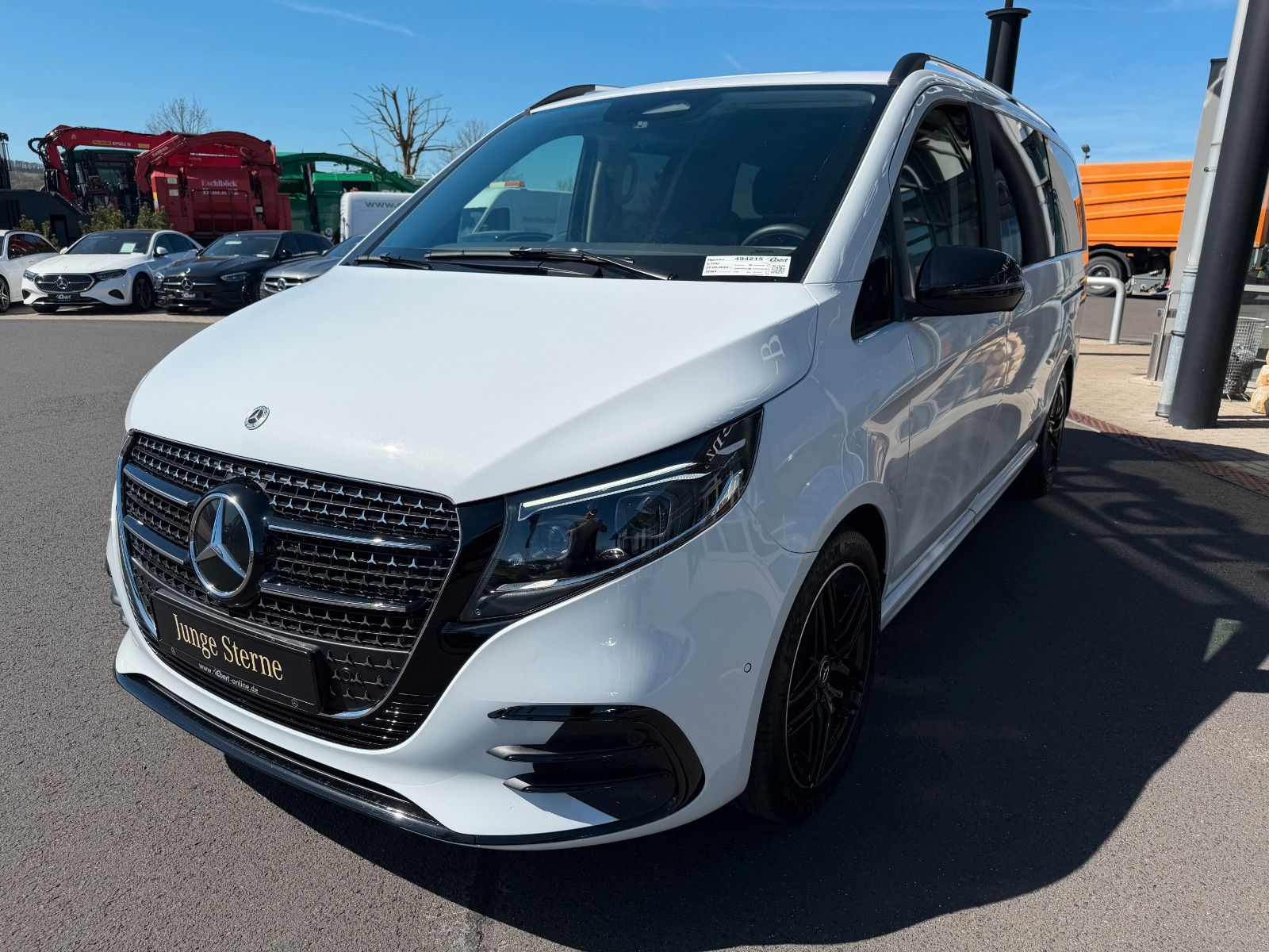 Fahrzeugabbildung Mercedes-Benz V 220 d STYLE AMG DISTRONIC AHK2,5to NIGHT Liege