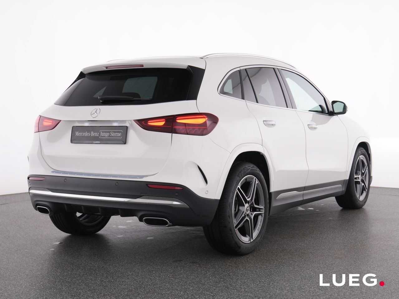 Mercedes-Benz GLA 200 AMG+NavPrem+LED-HP+EHeck+Key+Ambi+Kamera imagem 3