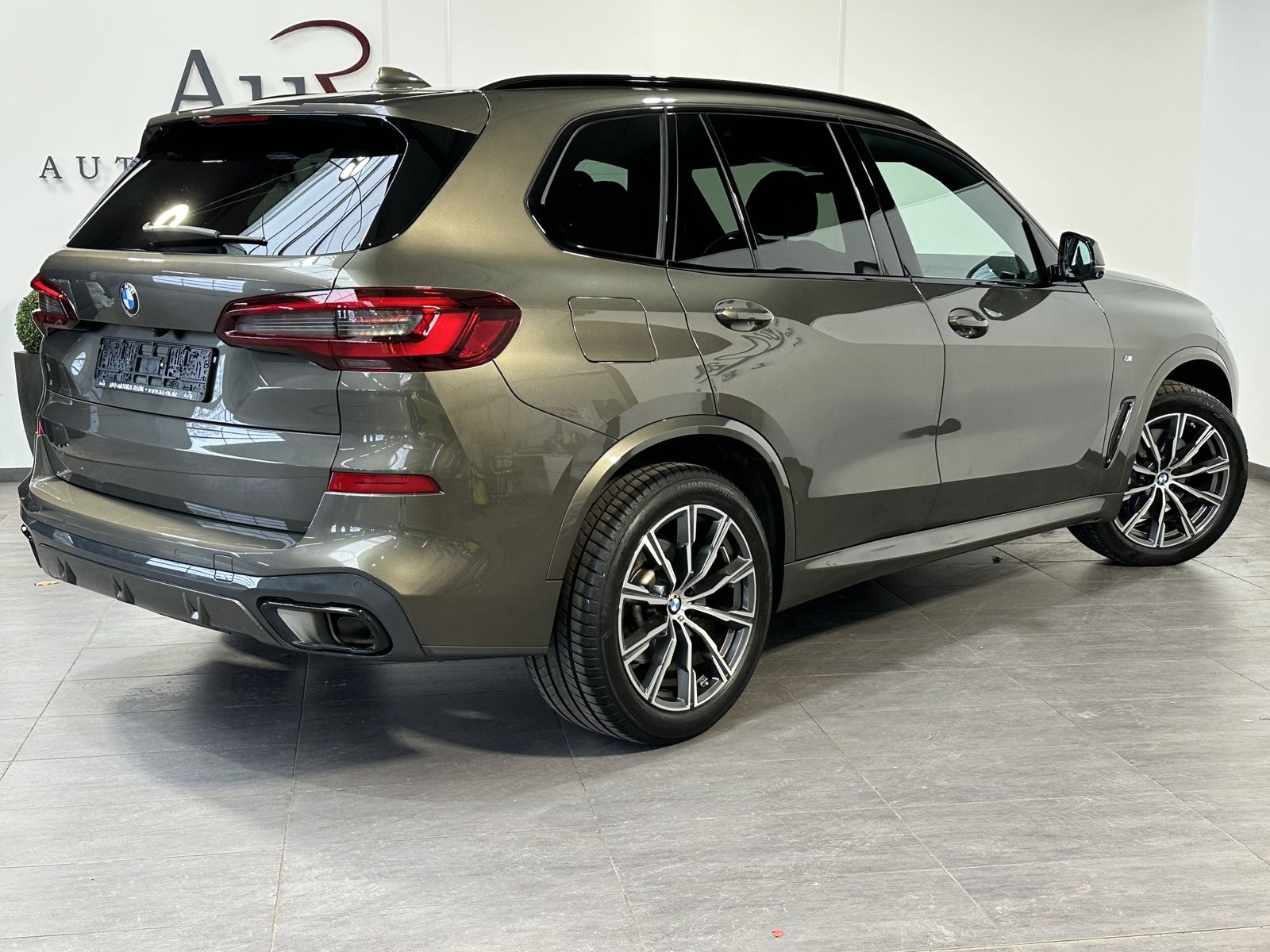 Fahrzeugabbildung BMW X5 xDrive30d M-Sport NAV+LASER+360°+HEAD-UP+DAP
