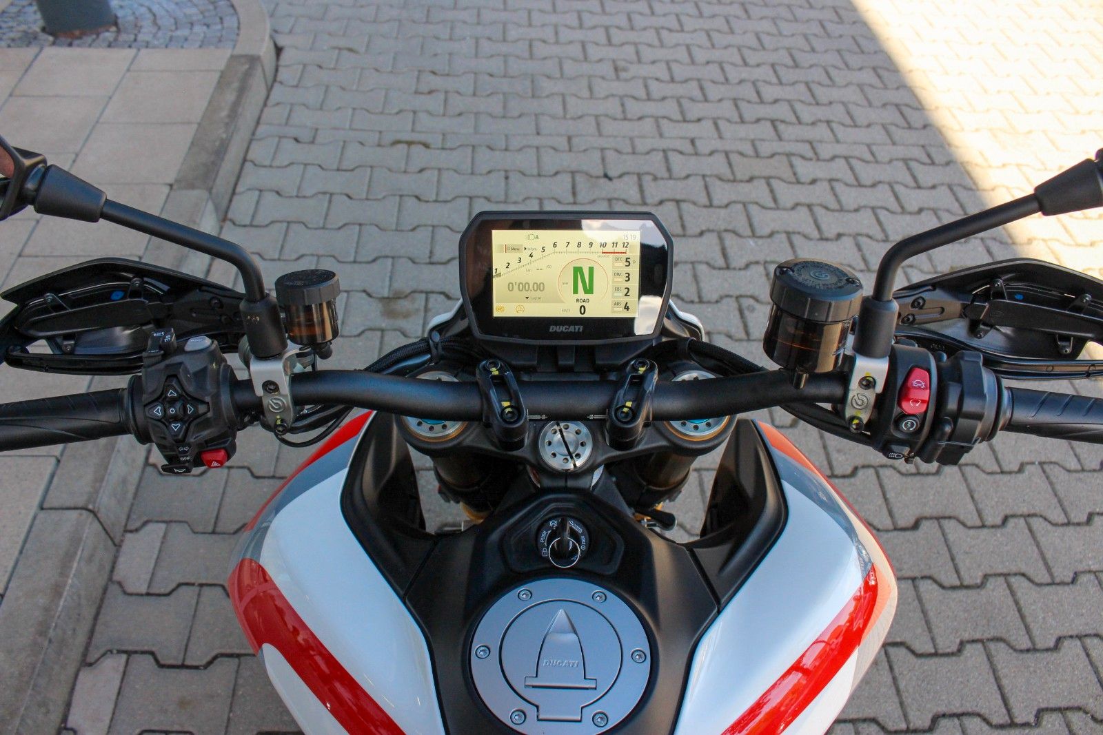 Fahrzeugbild 8
