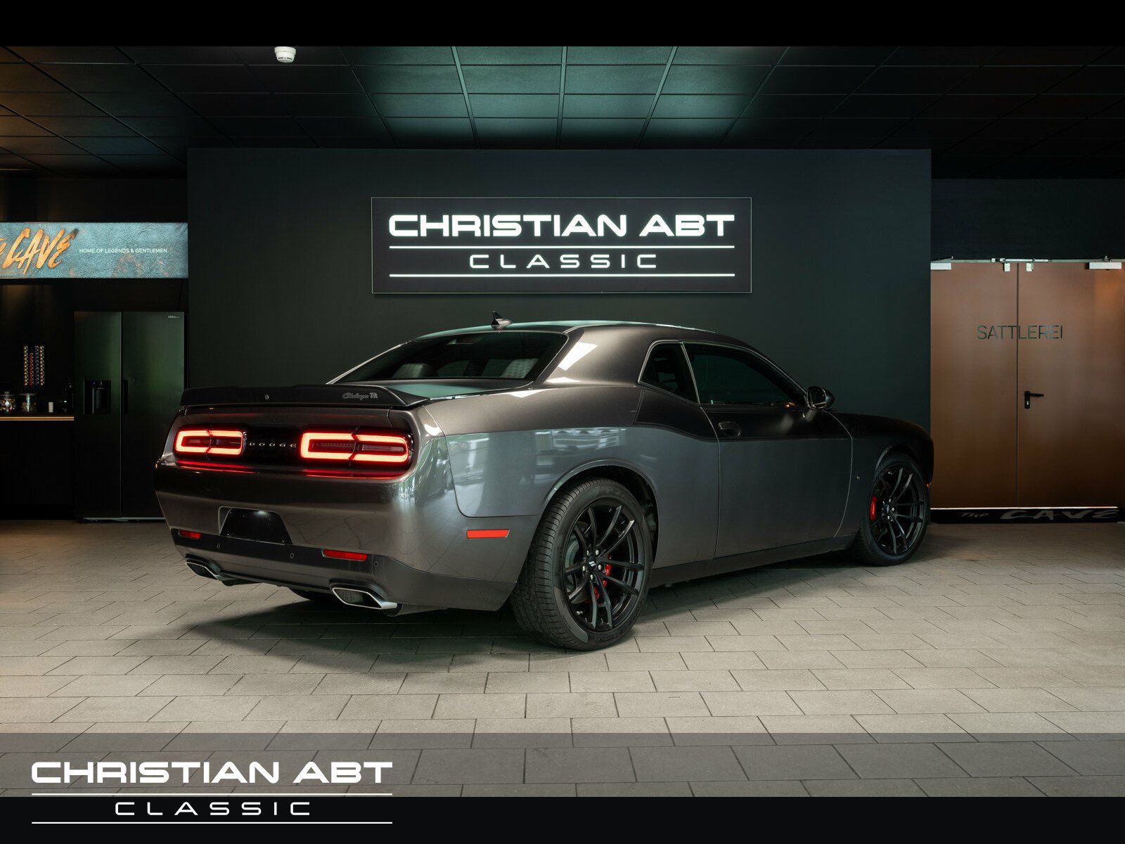 Fahrzeugabbildung Dodge Challenger R/T 5.7 V8 HEMI