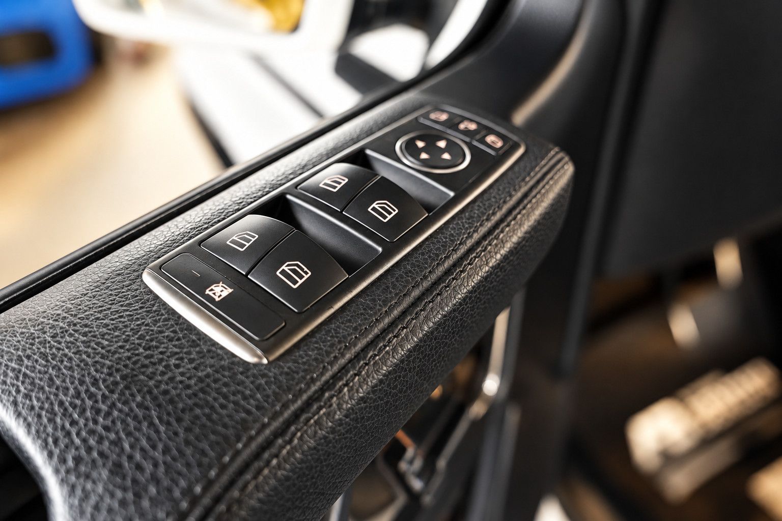 Fahrzeugabbildung Mercedes-Benz G 350 d*AMG*S-Dach*HarmanKardon*Memory*Sitzklima