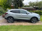 Nissan Qashqai 1.3 DIG-T N-CONNECTA N-CONNECTA - Nissan Qashqai mit Benzin-Antrieb: Limousine