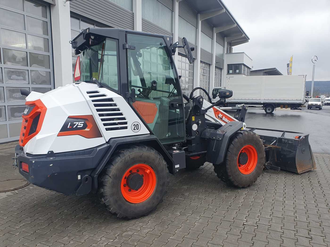 Fahrzeugabbildung Bobcat L75 / Palettengabel & Schaufel / nur 163h!