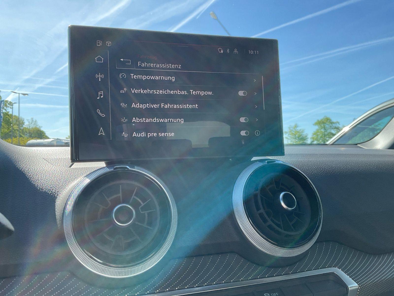 Audi Q2 35 TFSI 2x S line MATRIX AHK SONOS KAMERA ACC