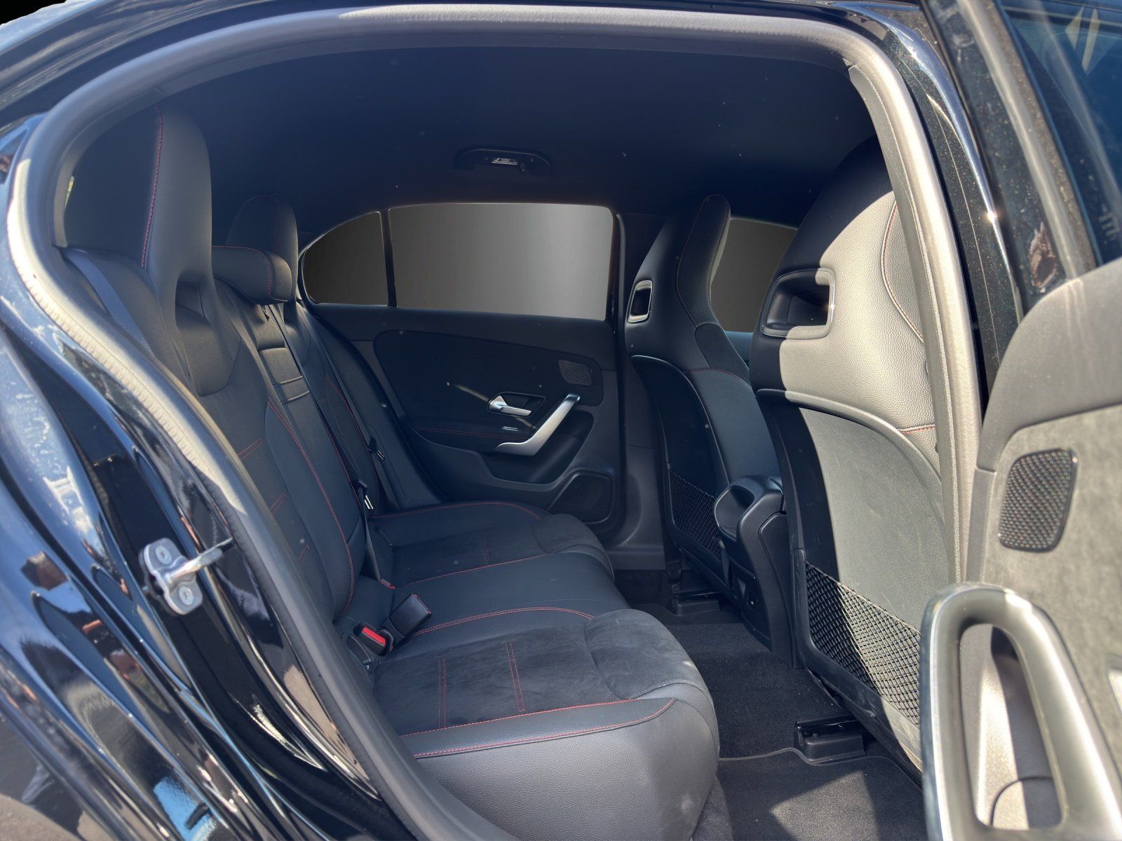 Fahrzeugabbildung Mercedes-Benz A 180 AMG KeyGo LED Kamera Soundsystem Totwinkel