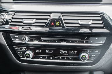Fahrzeugabbildung BMW Touring 520d M-Sportpaket|HEADUP|HARMAN|AHK