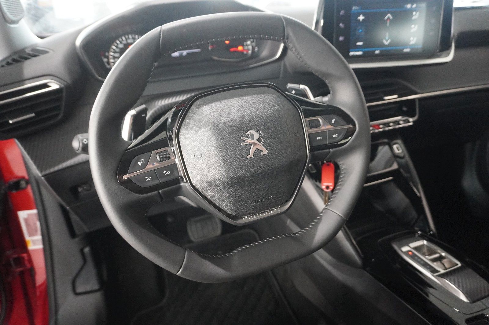 Fahrzeugabbildung Peugeot 2008 1.2T ALLURE AT NAVI/LED/KAMERA/SHZ/VIRT.