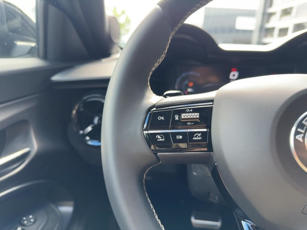 Fahrzeugabbildung Alfa Romeo Junior Ibrida Sport Speciale MATRIX WINTER NAVI