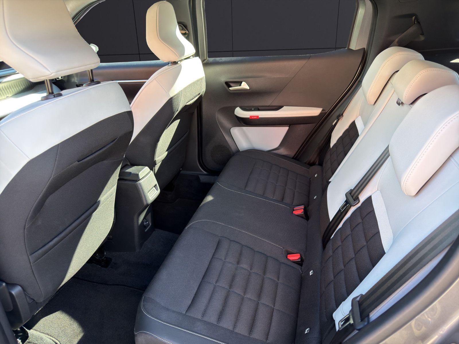 Fahrzeugabbildung Citroën C3 Aircross  Hybrid 145 MAX/Navi/Head Up/Tempo