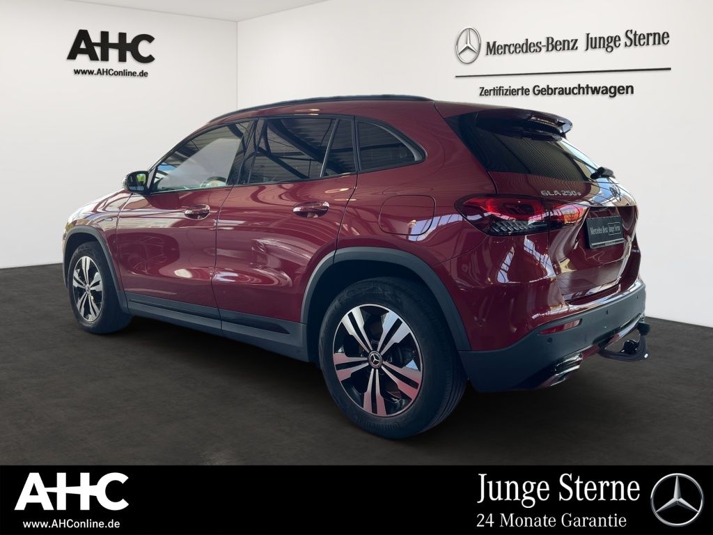 Fahrzeugabbildung Mercedes-Benz GLA 250 e Progressive Night Pano AHK Kamera LED