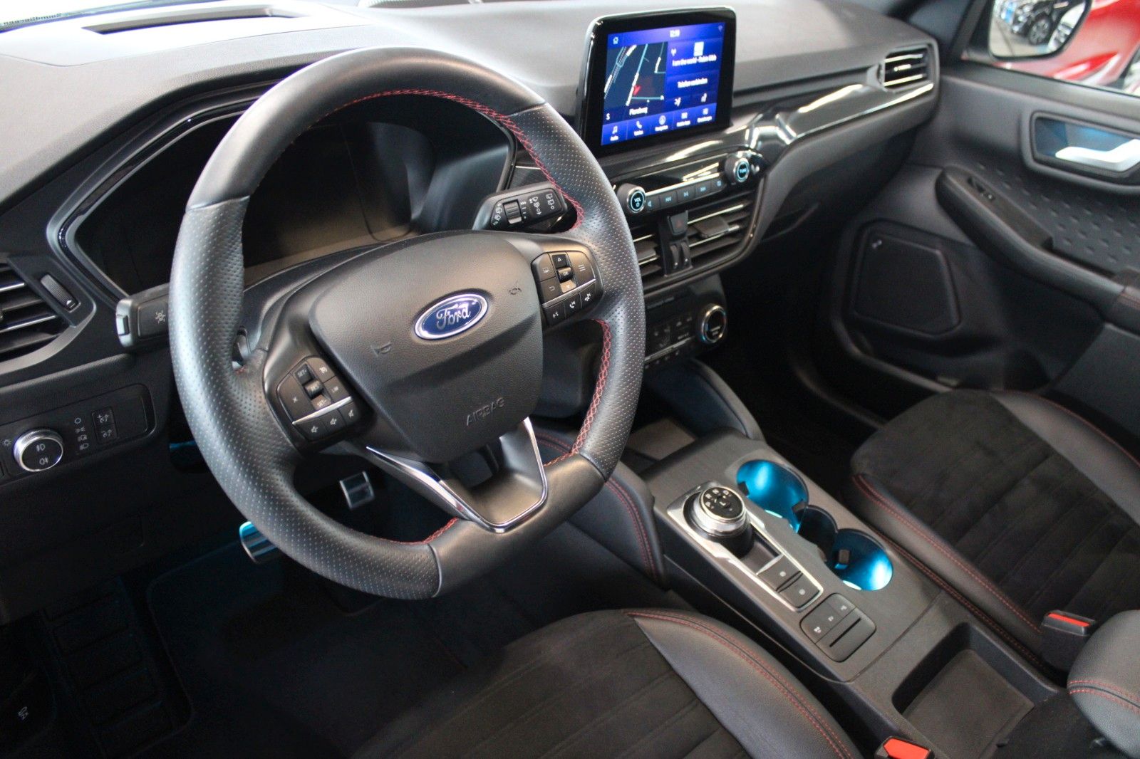 Fahrzeugabbildung Ford Kuga 2.5 PHEV ST-Line X Aut. LED CAM el. AHK uvm