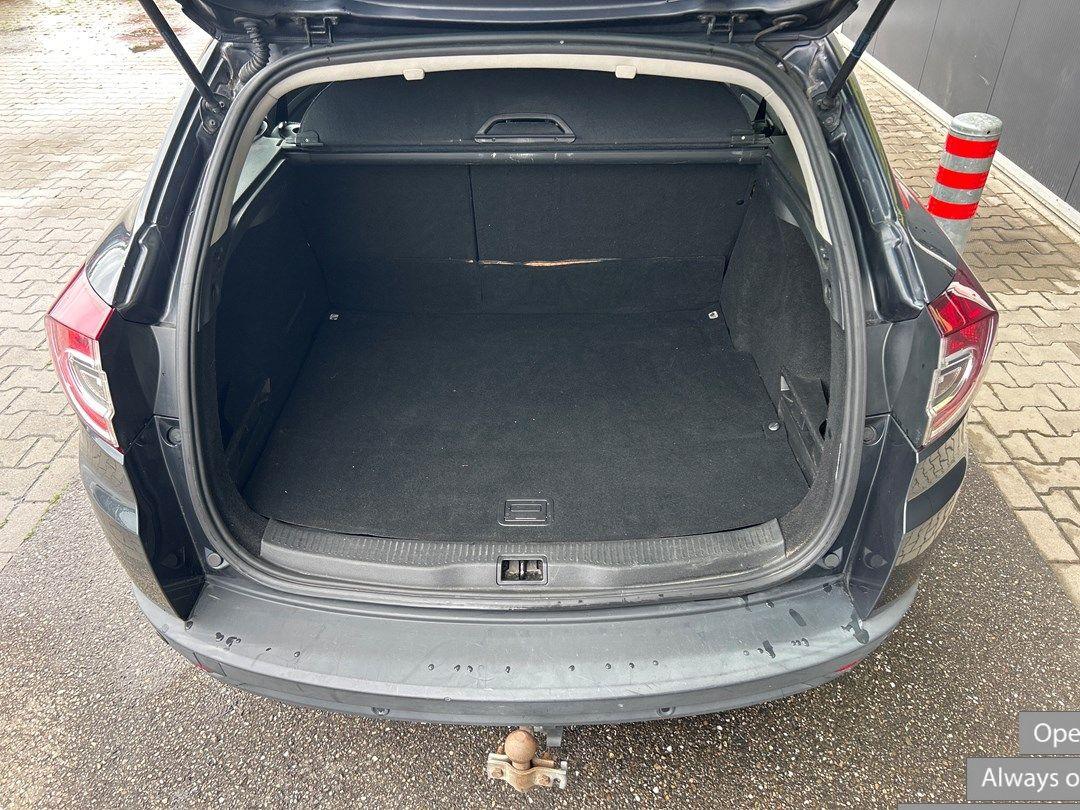Renault Megane 2014 — photo 19