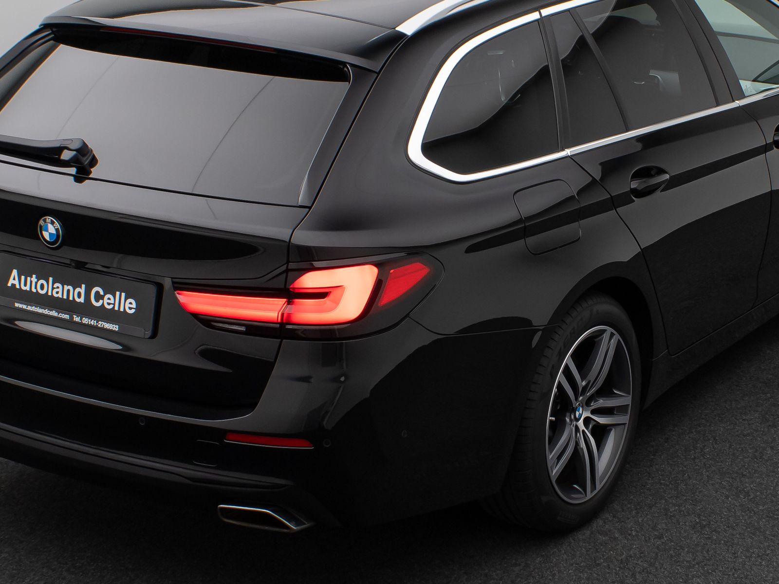 Fahrzeugabbildung BMW 530d  xD Panorama Kamera DAB HiFi AHK Alarm ACC