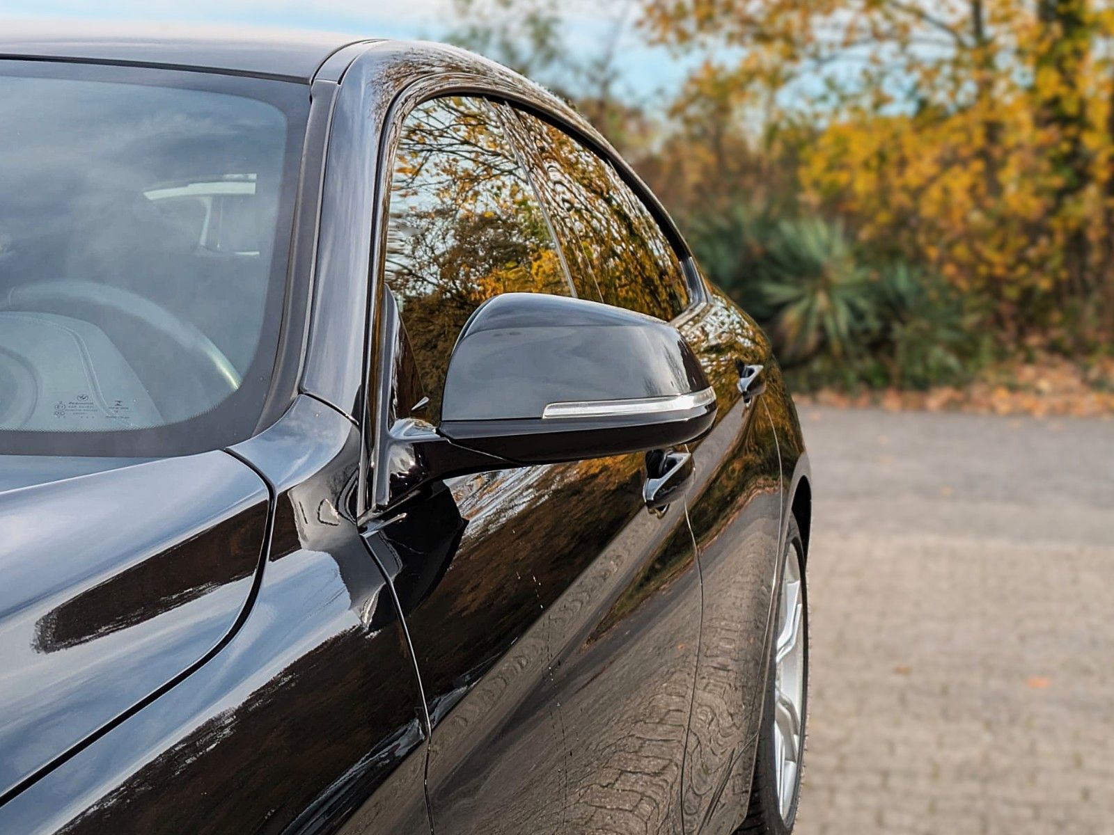 Fahrzeugabbildung BMW 420d Gran Coupe M SPORT SAG LEDER NAVI HUD LED