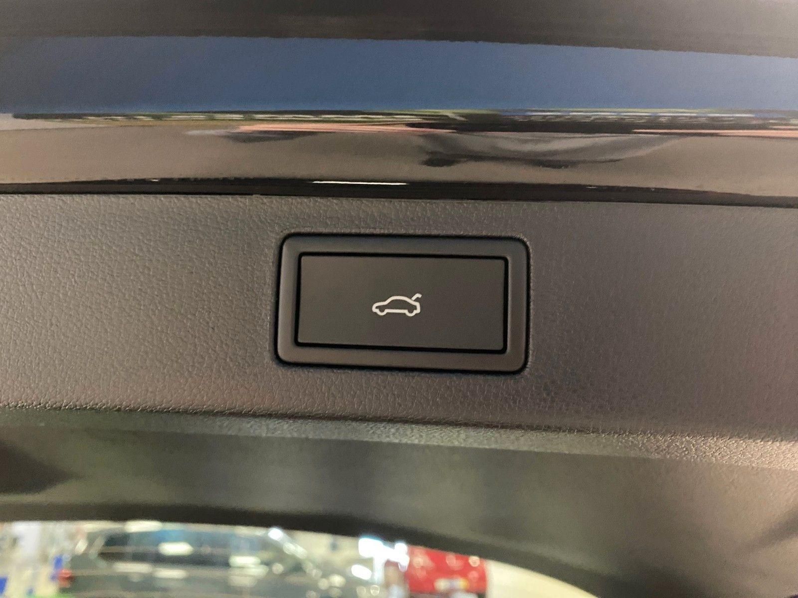 Fahrzeugabbildung SKODA Kamiq 1.0 TSI 85kW DSG Selection ACC+elek.Heck