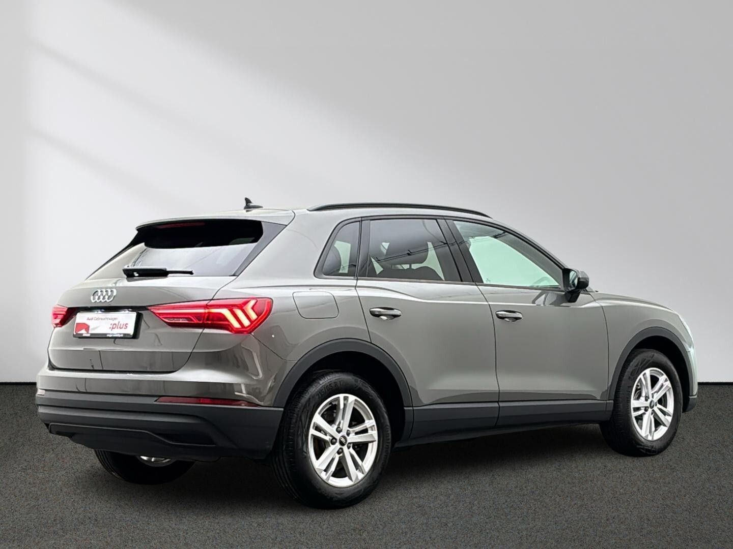 Audi Q3 45 TFSI e S tronic MMI LED AHK foto 3