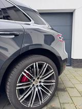 Porsche Macan Turbo - Porsche Gebrauchtwagen in Oldenburg