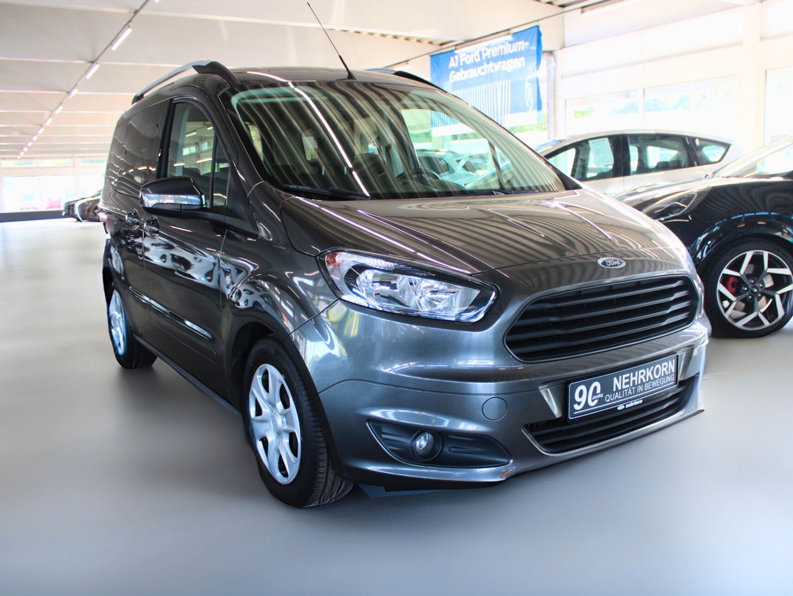 Fahrzeugabbildung Ford Tourneo Courier Trend KLIMA WinterPaket AHK PDC