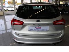 Fahrzeugabbildung Ford Focus Cool & Connect,8-Gang Automatic,Top