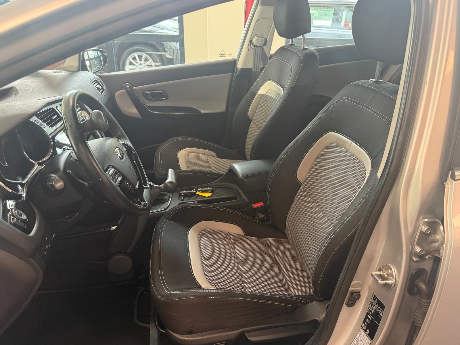 Kia Ceed Sportswagon Spirit Behindertenger. Handgas