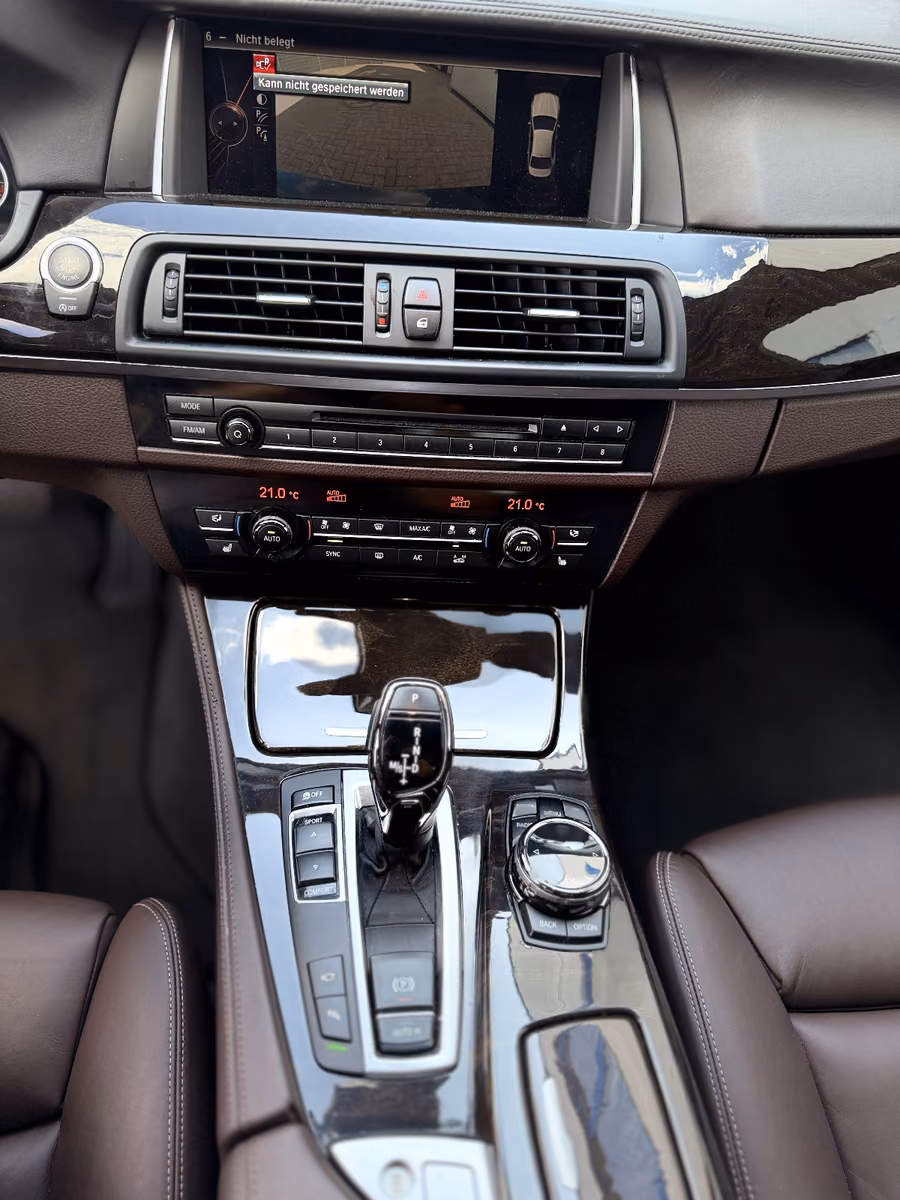BMW 550i LCI M Sport | 449 ch | BVA | Affichage tête haute | Soft Close | Caméras 360 | Harman Kardon