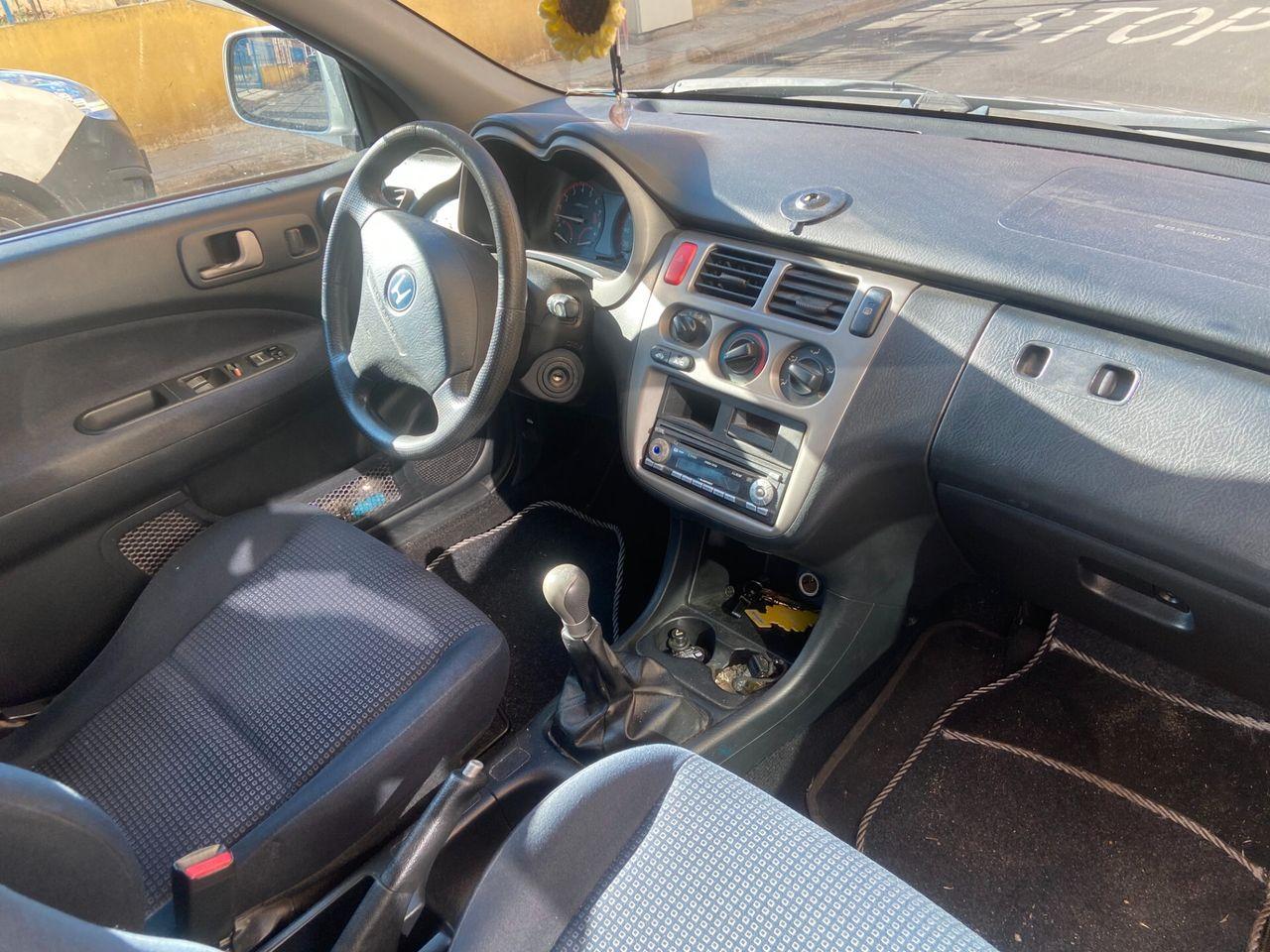 Honda HR-V 2004 — photo 8