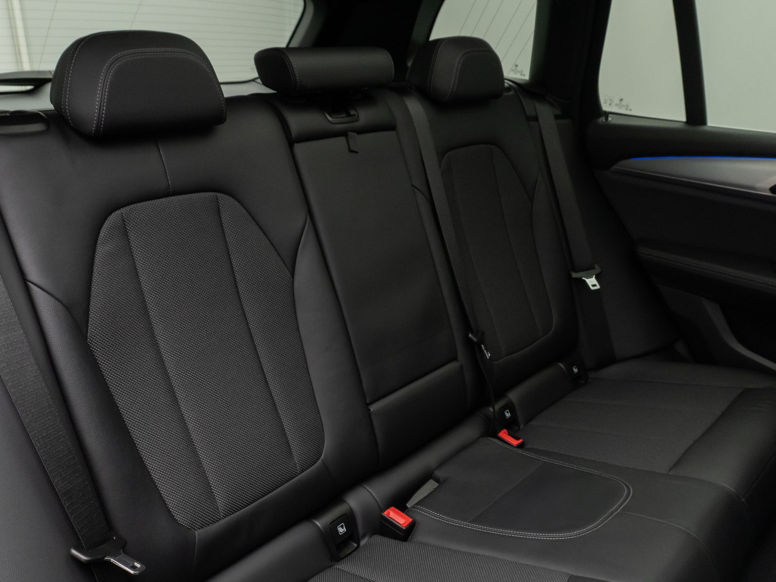 Fahrzeugabbildung BMW X3 xD20d xLine Kamera Panorama DAB HUD HiFi AHK